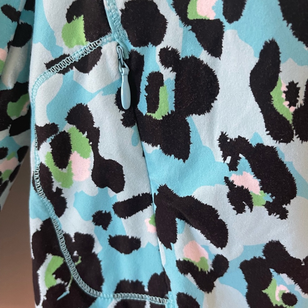 Lorna Jane Turquoise and black leopard print zip up - Picture 3 of 6